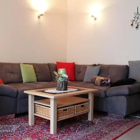 Ferienhaus With 2 Bedrooms Damshagen